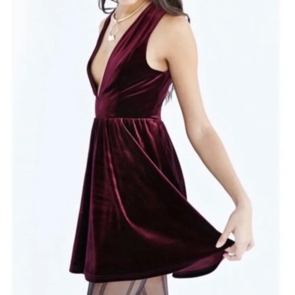 Urban Outfitters Lucca Couture Plunging V-Neck Velvet Mini Dress size XS Holiday - Picture 8 of 8